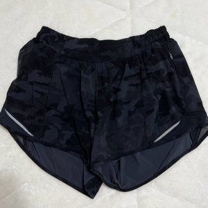 LULULEMON! Hotty Hot Low-Rise Lined Short 4''